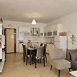 Two Bedroom With Sea View 100 Apartmán