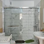 Two Bedroom With Sea View 100 Apartmán