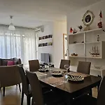 Two Bedroom With Sea View 100 Apartmán
