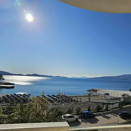 Two Bedroom With Sea View 100 アパート Sarandë