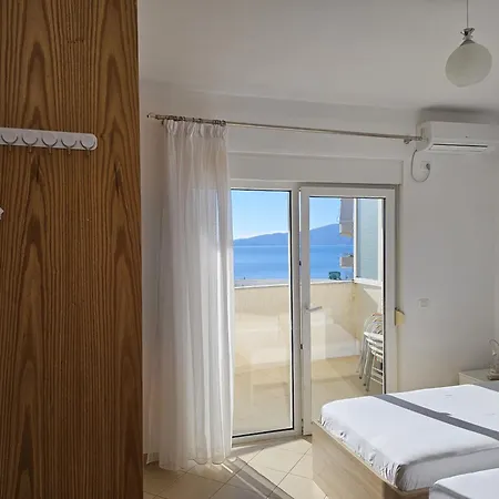 アパート Two Bedroom With Sea View 100