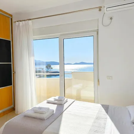 Two Bedroom With Sea View 100 *