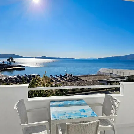 Two Bedroom With Sea View 100 *