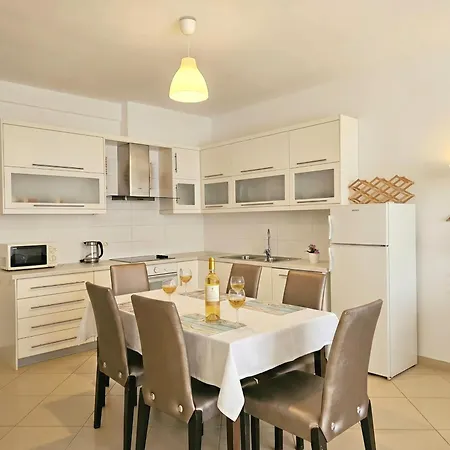 Two Bedroom With Sea View 100 Sarandë