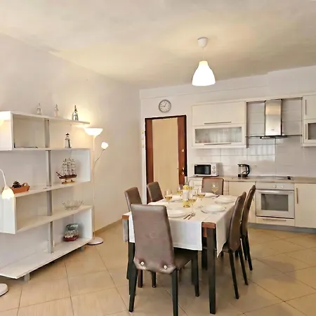 アパート Two Bedroom With Sea View 100