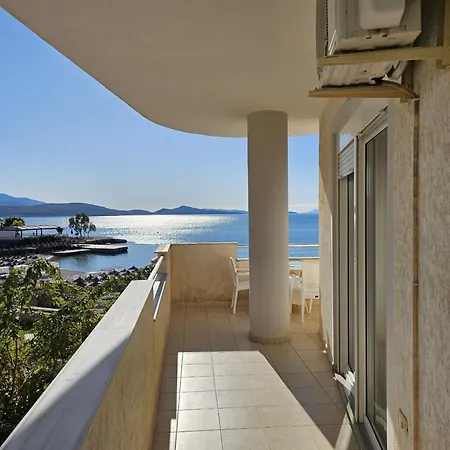 Apartmán Two Bedroom With Sea View 100 *