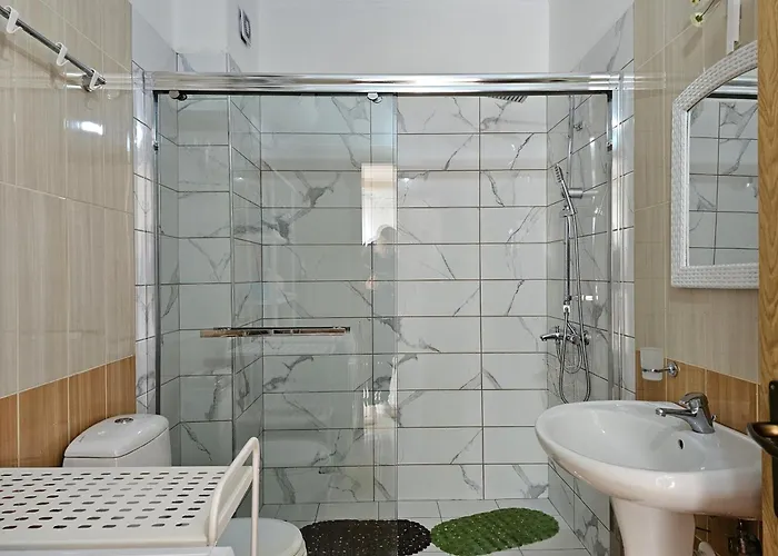 Two Bedroom With Sea View 100 Apartment